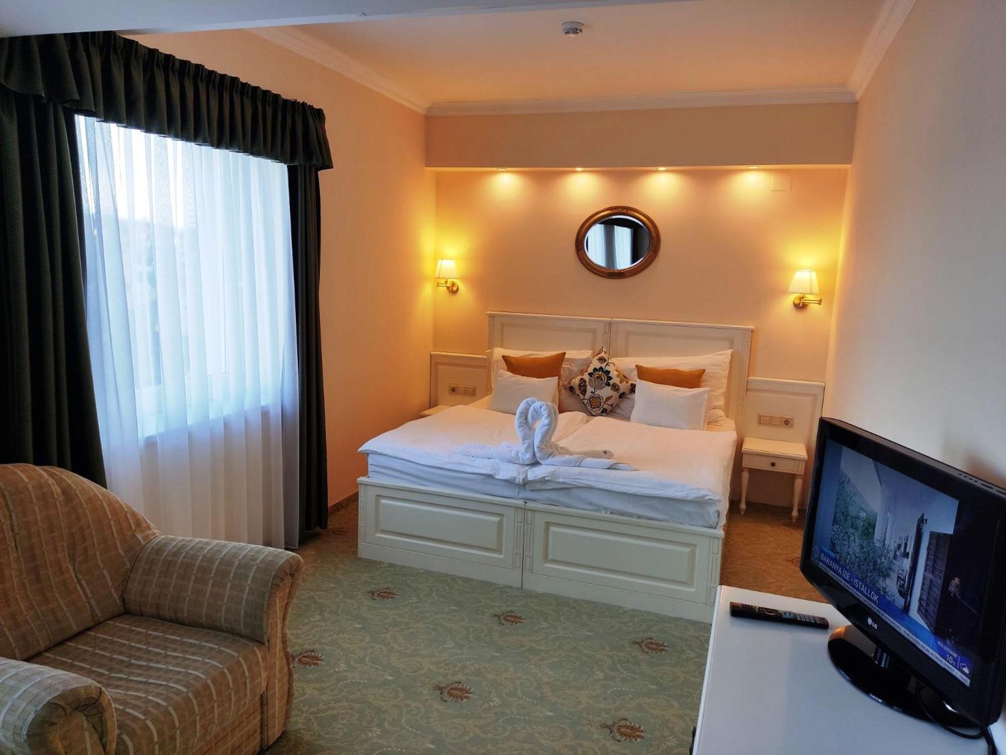 Calimbra Wellness Hotel Superior Miskolc Ngoại thất bức ảnh