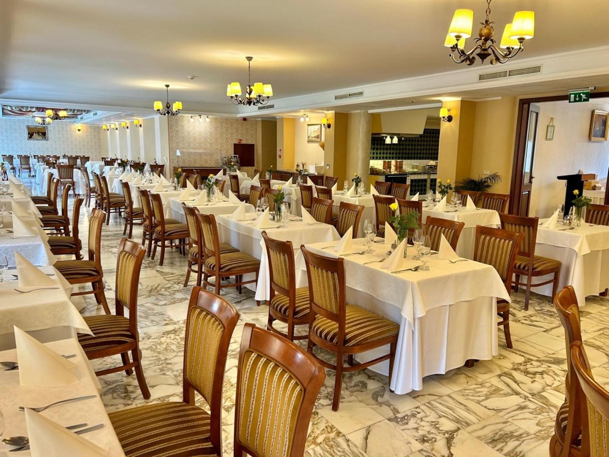 Calimbra Wellness Hotel Superior Miskolc Ngoại thất bức ảnh
