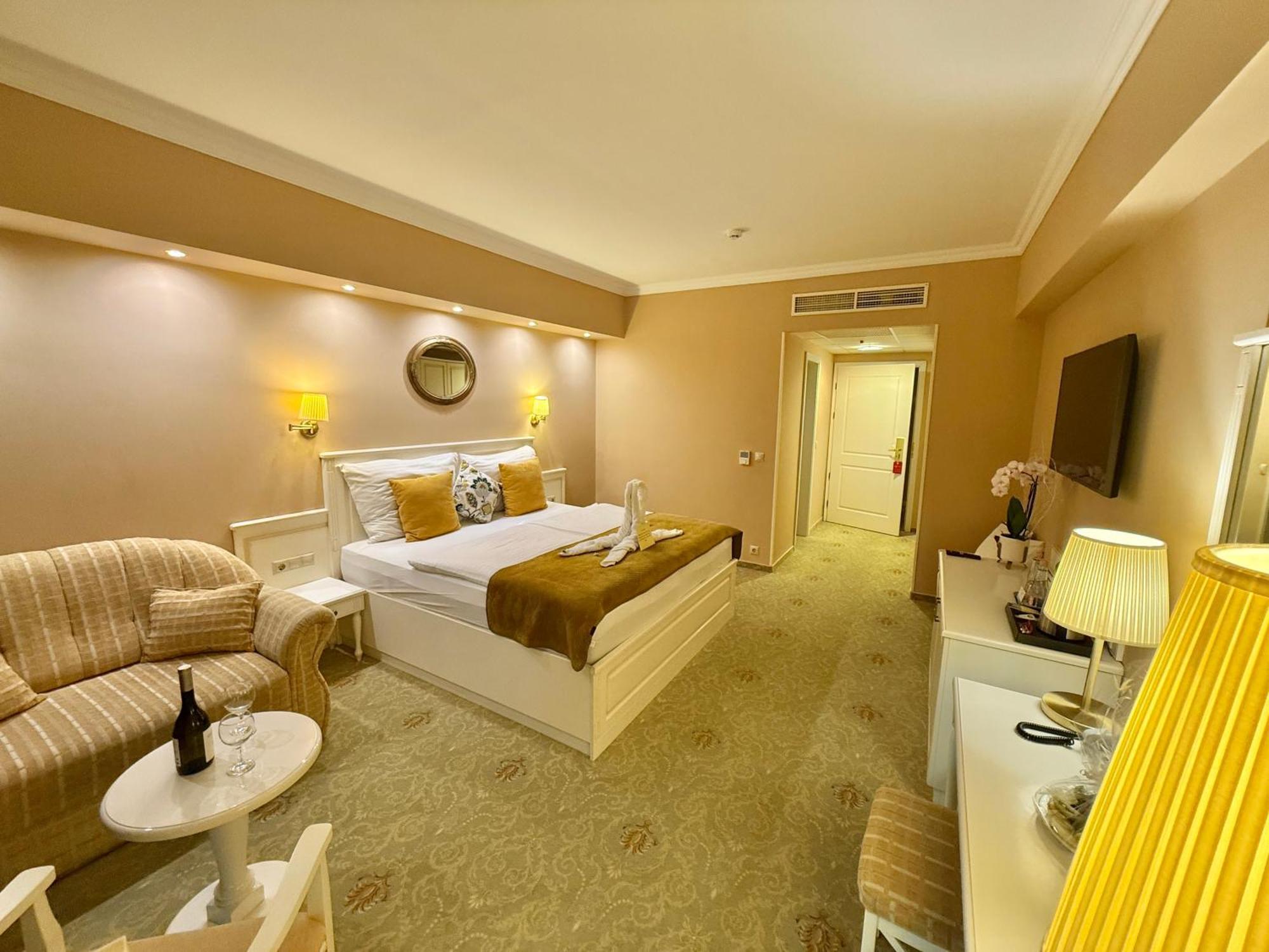 Calimbra Wellness Hotel Superior Miskolc Ngoại thất bức ảnh