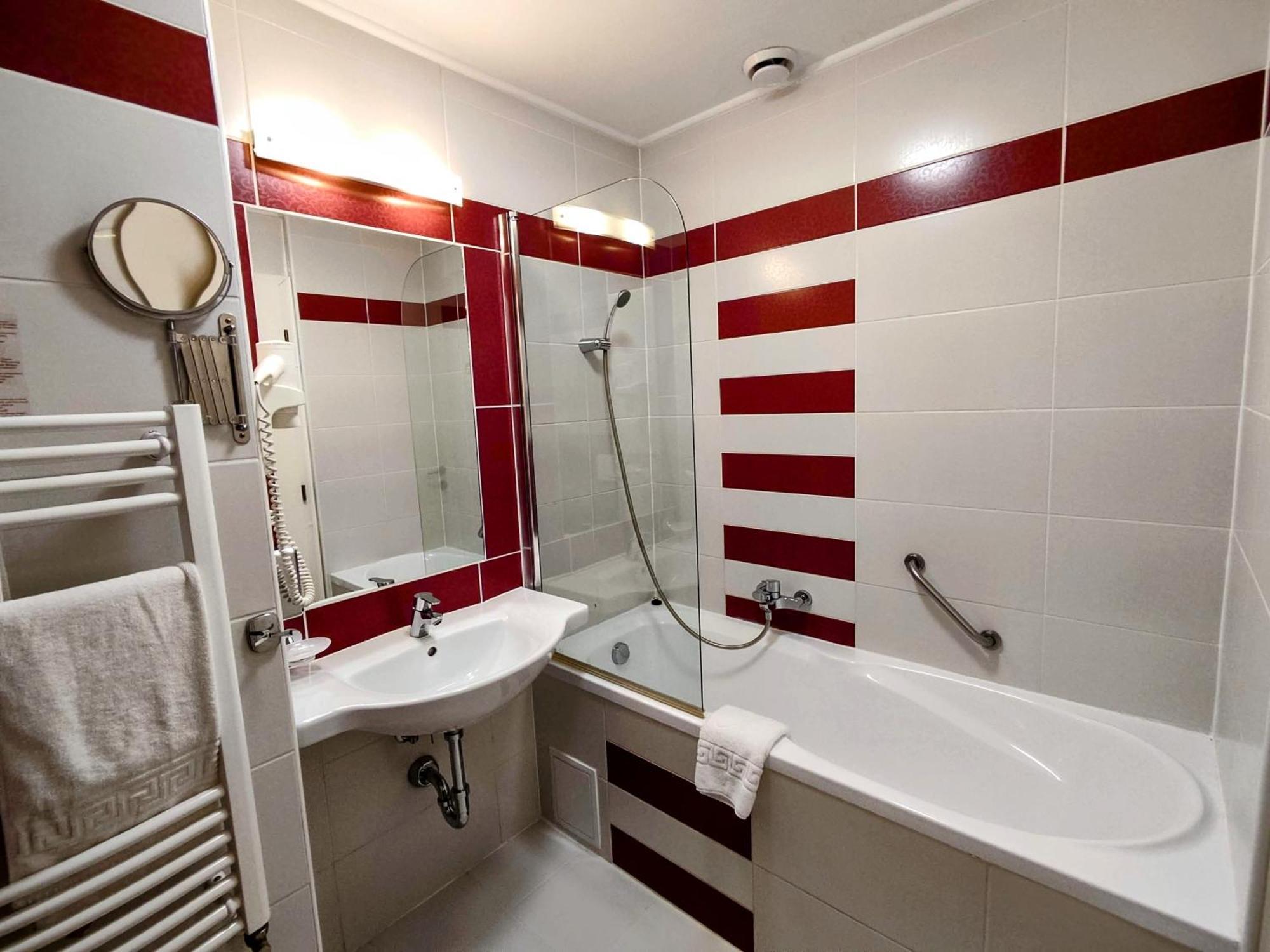 Calimbra Wellness Hotel Superior Miskolc Ngoại thất bức ảnh