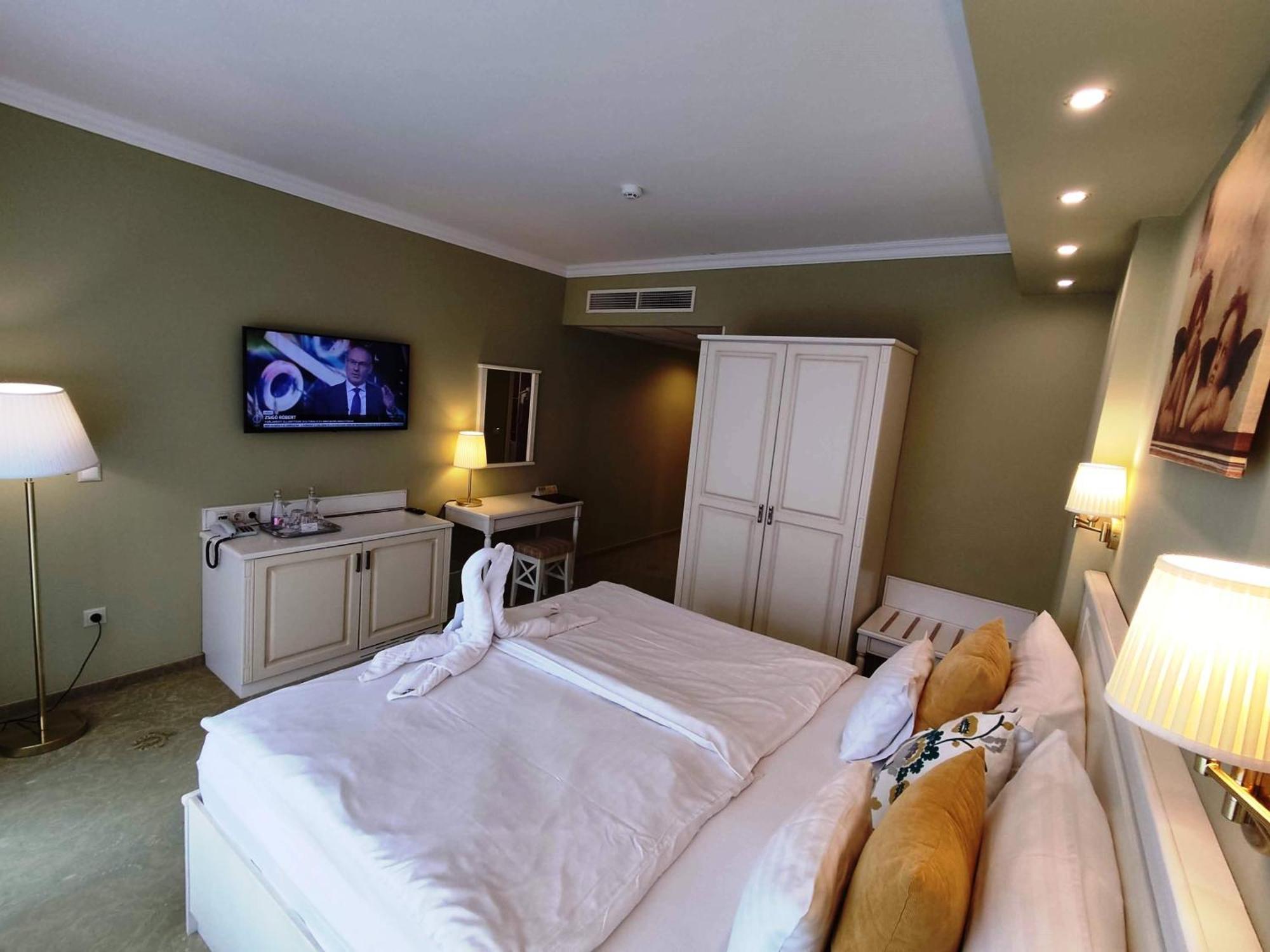 Calimbra Wellness Hotel Superior Miskolc Ngoại thất bức ảnh