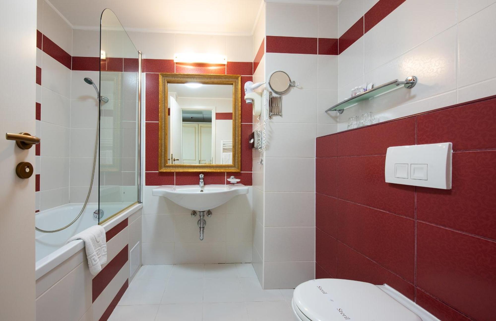 Calimbra Wellness Hotel Superior Miskolc Ngoại thất bức ảnh