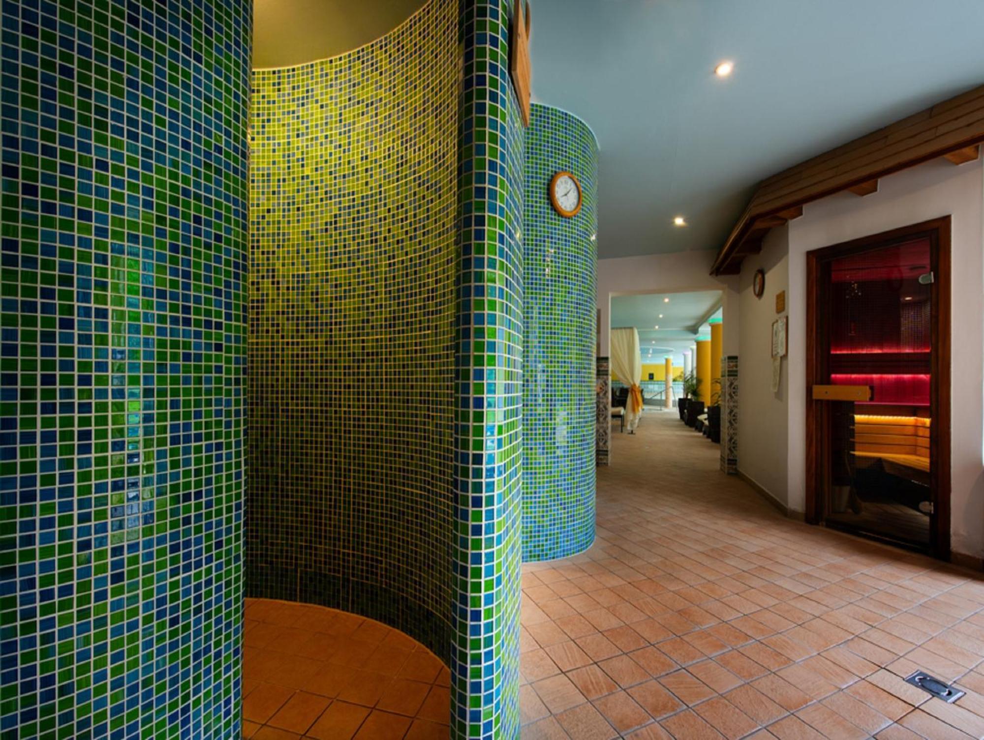 Calimbra Wellness Hotel Superior Miskolc Ngoại thất bức ảnh