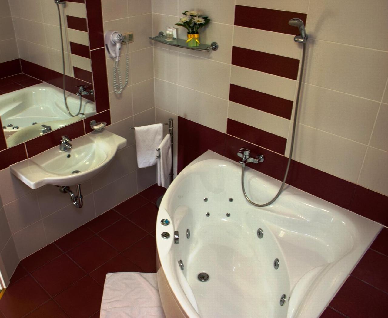Calimbra Wellness Hotel Superior Miskolc Ngoại thất bức ảnh
